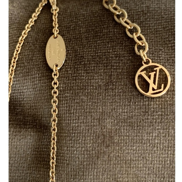 Louis Vuitton Necklace - Picture 6 of 7
